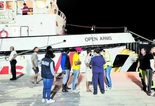 I motivi dell'assoluzione. "Italia non obbligata a sbarcare i migranti"