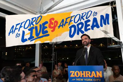 Zohran Mamdani durante un comizio