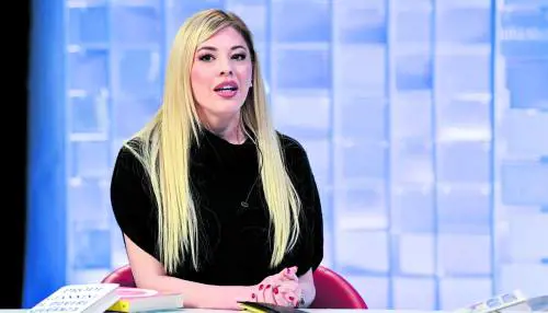 Graffi, minacce, umiliazioni. "Sangiuliano perseguitato"