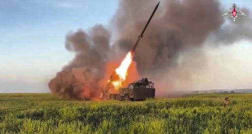 Guerra in Ucraina, Mattarella: “Serve Nato più forte”. Berlino promette due sistemi Patriot