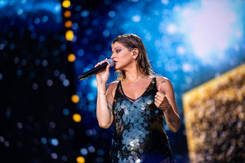 Alessandra Amoroso interrompe il concerto: “La mia Penny scalciava nel pancione"