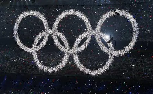 Il Comitato Olimpico segue la linea Trump: niente trans alle Olimpiadi