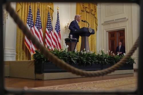 "Usa e Ue verso accordo su tariffe al 15%". Manca il via libera di Trump