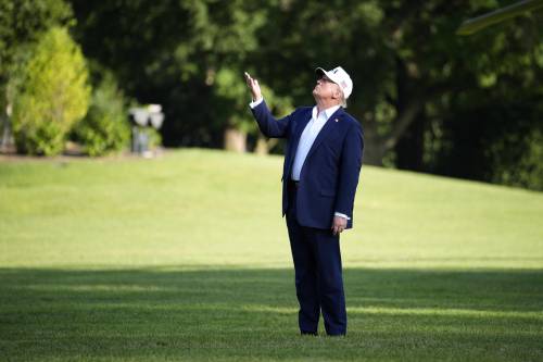 L'ex avvocato di Epstein: "Ghislaine Maxwell cercherà di fare un accordo con Trump"