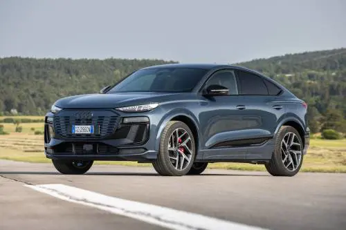 Audi Q6 Sportback e-tron, quando il SUV incontra la sportività: le versioni