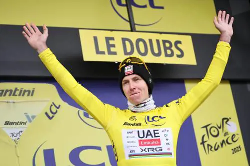 Pogacar, arriva il quarto trionfo al Tour de France. Milan a Parigi in maglia verde