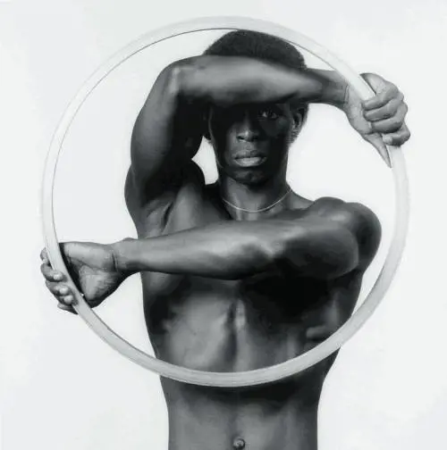 Perverso e angelico. Vita complicata di Mapplethorpe, fotografo "scultore"