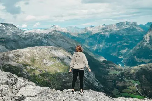 Troppi, incivili e ignoranti. Montagne invase dai cafoni
