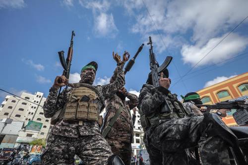 L'affondo degli ex diplomatici contro Meloni e l'errore su Gaza e Hamas