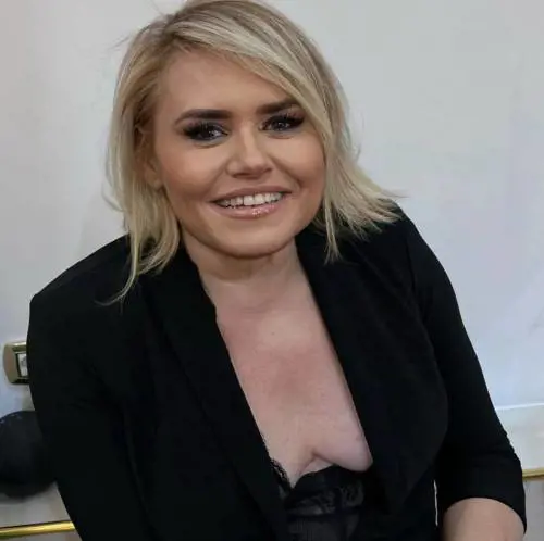 Erika Ferini Strambi, sentito un amico della manager di Luxottica. Il giallo degli slip