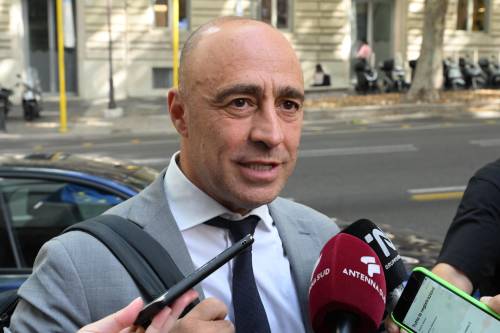 Ex Ilva, si dimette il sindaco di Taranto minacciato dagli ecotalebani