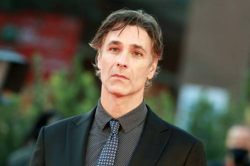"Non voglio estorcerti soldi". "È un reato". I messaggi ricevuti da Raoul Bova