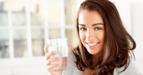 Sei consigli per bere più acqua