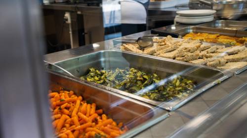 Niente più wurstel: in una scuola tedesca i piatti halal sono obbligatori