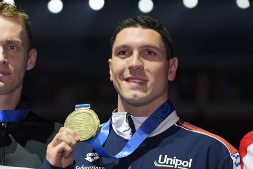 Nuoto, Italia d'oro. Cerasuolo storico nei 50 rana, Pellacani e Santoro perfetti nei tuffi sincro