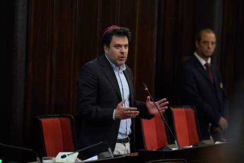 "Almeno ad Auschwitz mangiavate", frase choc a Nahum