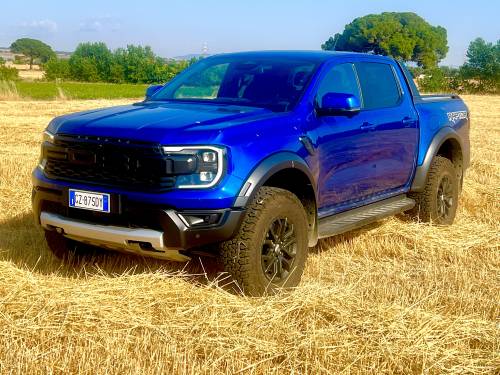 Ford Raptor, muscoli e libertà sotto il sole