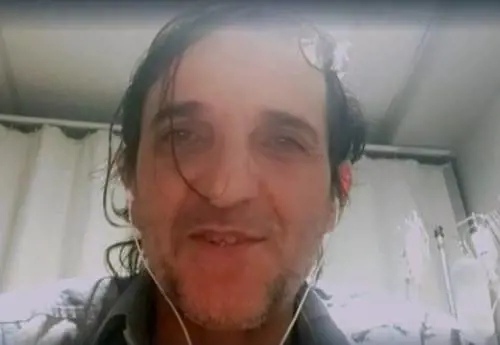 L'incidente, il tumore e i 4 anni di carcere: chi è Carlo D'Attanasio, l'italiano liberato in Papua Nuova Guinea