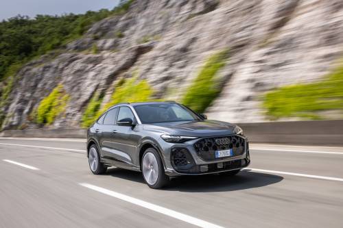 Nuova Audi Q5 Sportback, muscolosa e sportiva: motori ibridi