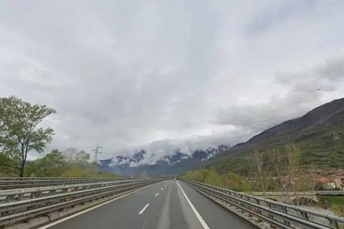 Incidente sulla Torino-Bardonecchia, un'altra auto viaggia contromano: un morto e 3 feriti