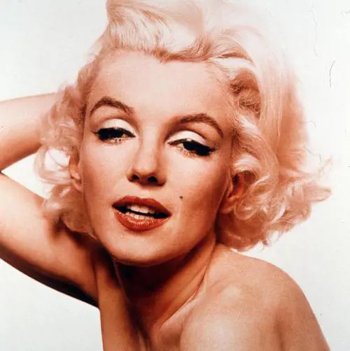 I Kennedy, i 12 aborti, la teoria del complotto: così è morta Marilyn Monroe