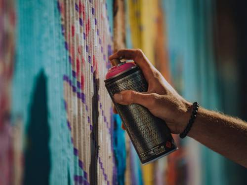 Writer bloccato per un graffito, aveva mille file pedopornografici
