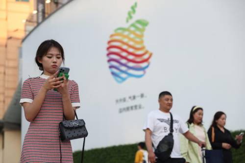 iPhone e Cina rianimano Apple, il ceo Cook pronto a rompere un grande tabù