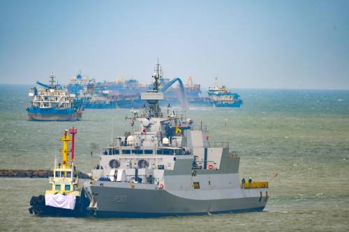 Navi da guerra in acque cinesi: l'operazione che allarma Pechino