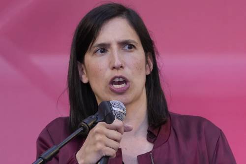La Schlein fa il verso alla Meloni, ma scorda i disastri del Pd sui migranti