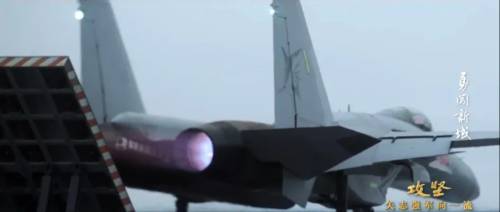 Jet lanciati dalla nuova portaerei: la Cina presenta la catapulta elettromagnetica 