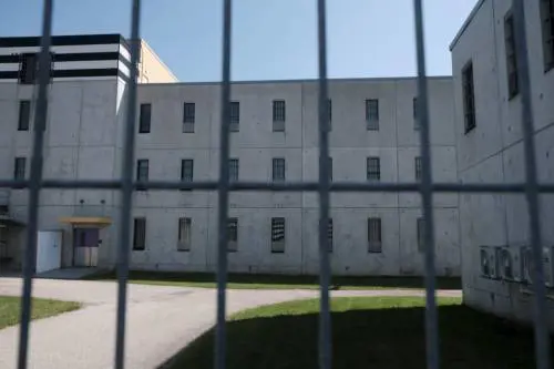 "Si rifiutava di usare i pronomi giusti". Agente licenziato in tronco in Scozia