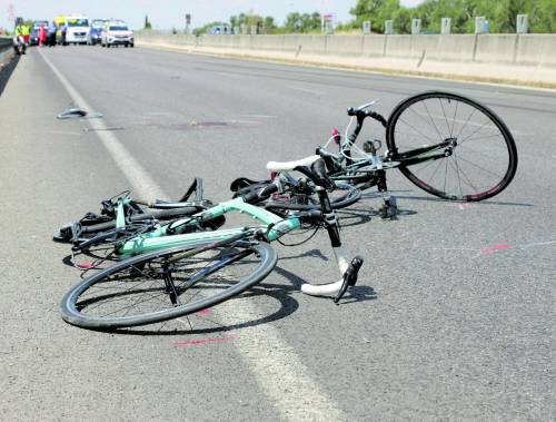 Tre ciclisti uccisi travolti da un'auto: 130 casi da gennaio. "Ora più sicurezza"