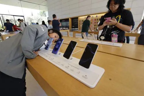 Smartphone, le novità più attese in arrivo a settembre 2025 (tra cui l'iPhone 17)
