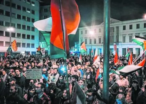 Un anno dopo ancora Italia-Israele a Udine. Il Pd guida la rivolta: "Non si deve giocare"