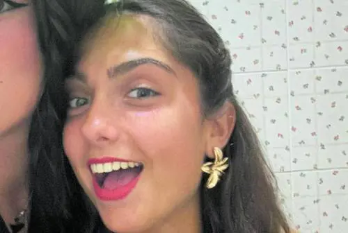 Morte di Simona, famiglia in caserma. Domani l'autopsia