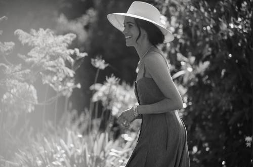Meghan Markle sfrutta pure il compleanno per vendere il suo champagne