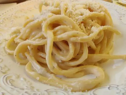 Pasta cacio e pepe, la ricetta della Bbc scandalizza l'Italia