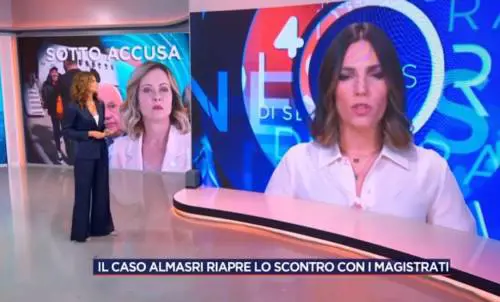 "Meloni? Mi fa schifo". Insulti al premier dal M5s