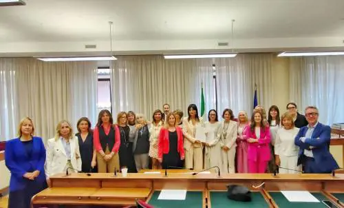 La commissione bicamerale di inchiesta sul femminicidio e violenza di genere approva all'unanimità la relazione sugli "orfani di femminicidio"