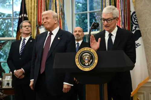 Dazi, primo effetto: Apple investe 100 miliardi negli Usa