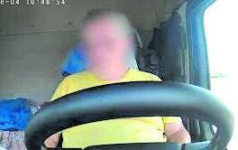Spunta il video choc: il camionista "distratto" poco prima dello scontro