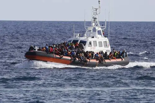 Immigrazione illegale, Italia nel mirino: come cambiano le strategie dei trafficanti
