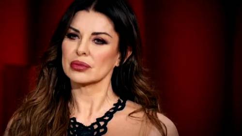 "Vuol mettermi in ridicolo". Alba Parietti contro Lorella Cuccarini: cosa è successo