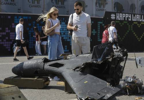 L'Ue con Kiev: "E gli Usa si allineano"