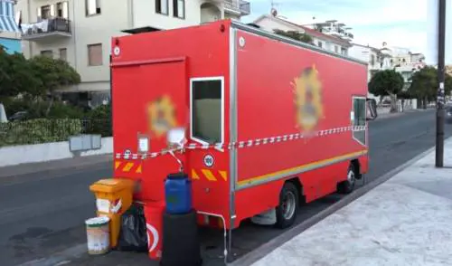 Botulino, 10 indagati e un nuovo ricovero. L'Iss: "Sul food truck più alimenti contaminati"