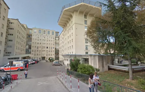 Sfugge ai genitori e va in auto sotto al sole: muore bimbo di 4 anni