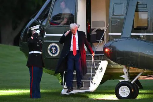 "Soldati pronti 24 ore su 24". Così Trump potrebbe militarizzare la sicurezza negli Usa