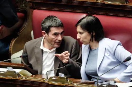 “Schlein è infuriata”. L’audio bomba del segretario di Avs spacca la sinistra in Calabria