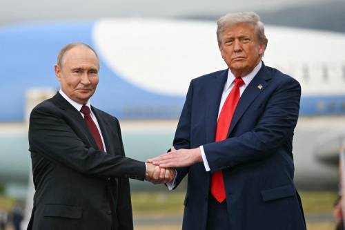 Putin apre a garanzie "stile Nato" per l’Ucraina. Gli Usa: "Una svolta"