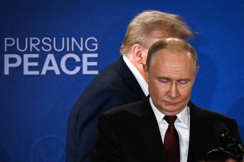 Aspettate a tirare le somme, il problema di Macron e il bimbo rom: quindi, oggi...